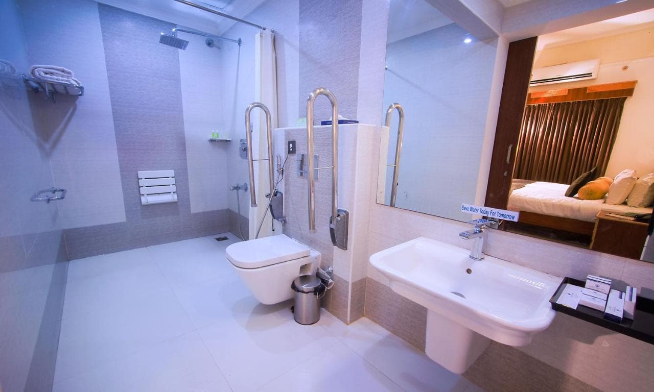 Contour Backwaters Hotel Resort & Convention Centre, Alappuzha in Alappuzha, Kerala